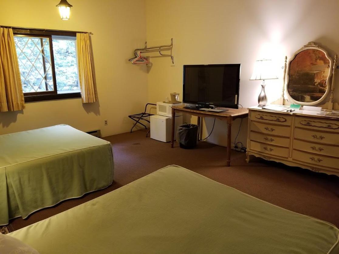 Kancamagus Swift River Inn Albany Room photo